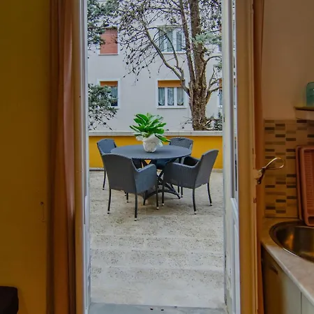 Apartment Garden Fiore Del Ducato